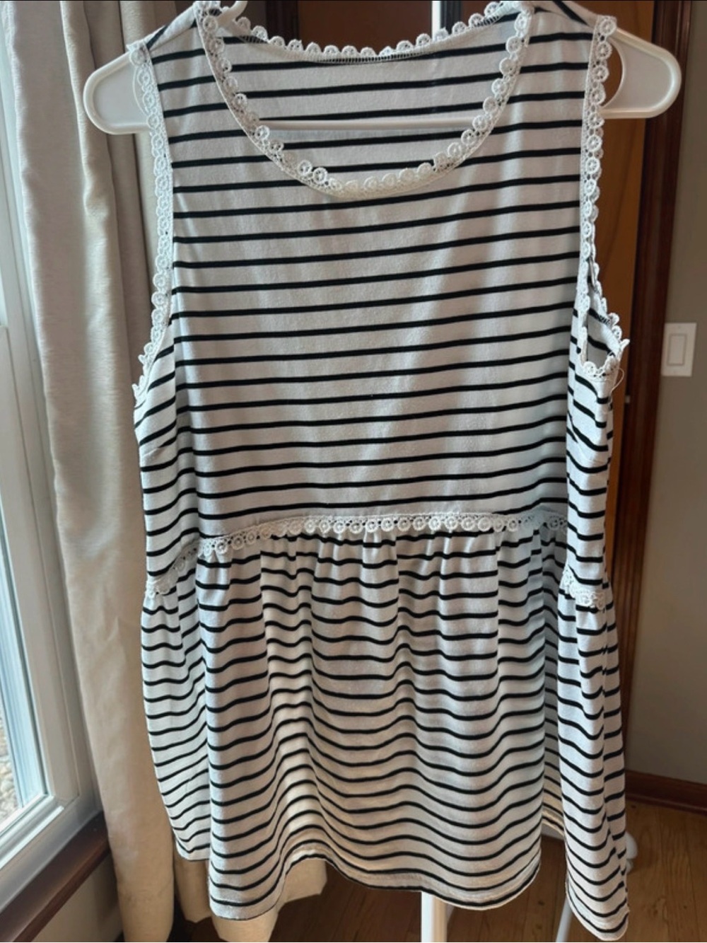Lace-Trim Striped Sleeveless Tank Top - White/Black